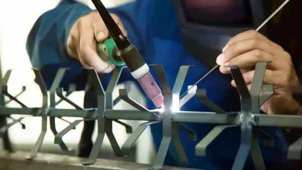 Arbeiten an einem Bauteil